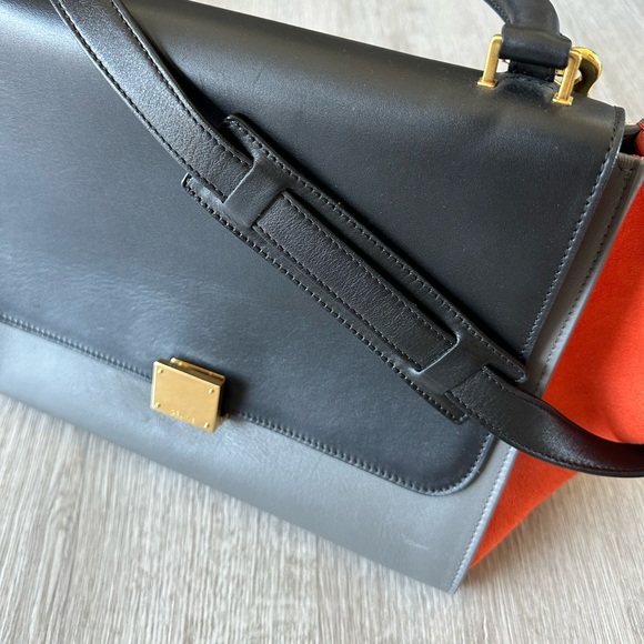 CELINE • TRAPEZE - Picture 14 of 15